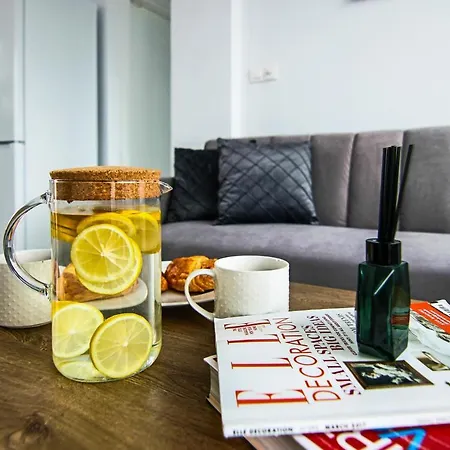 Phaedrus Living - Seaside Executive Flat Harbour 205 Apartman